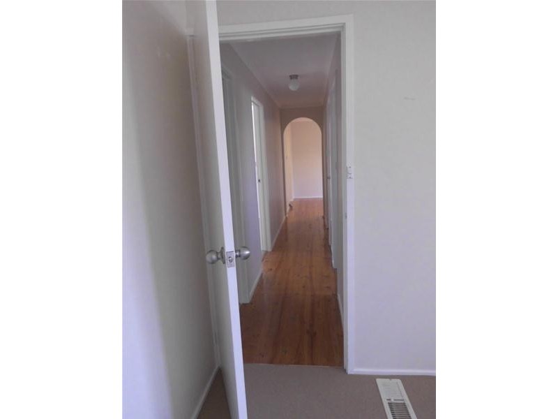 13 Robert Molyneux Avenue, Endeavour Hills VIC 3802