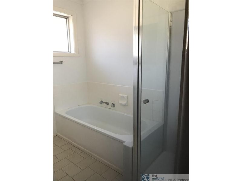 64 Huxley Avenue, Mulgrave VIC 3170