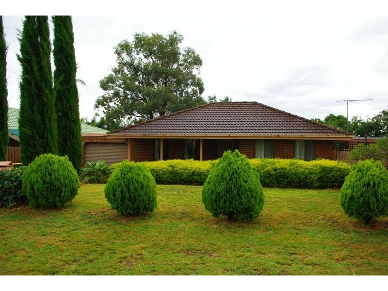 19 Inverness Street, Endeavour Hills VIC 3802