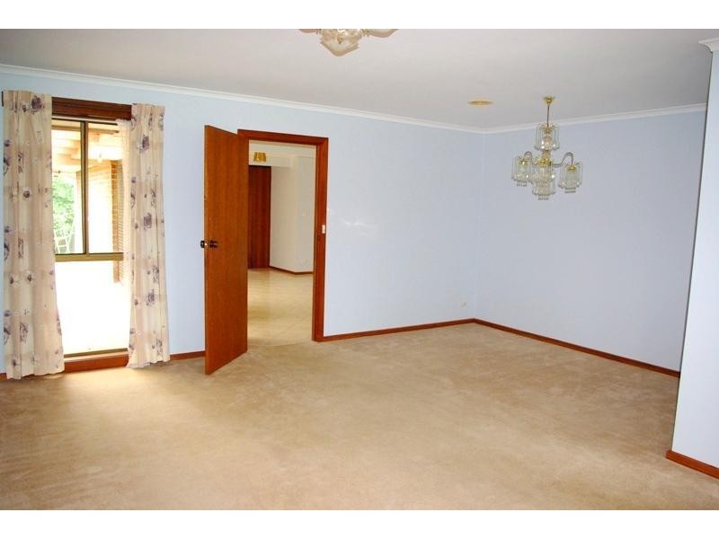 19 Inverness Street, Endeavour Hills VIC 3802