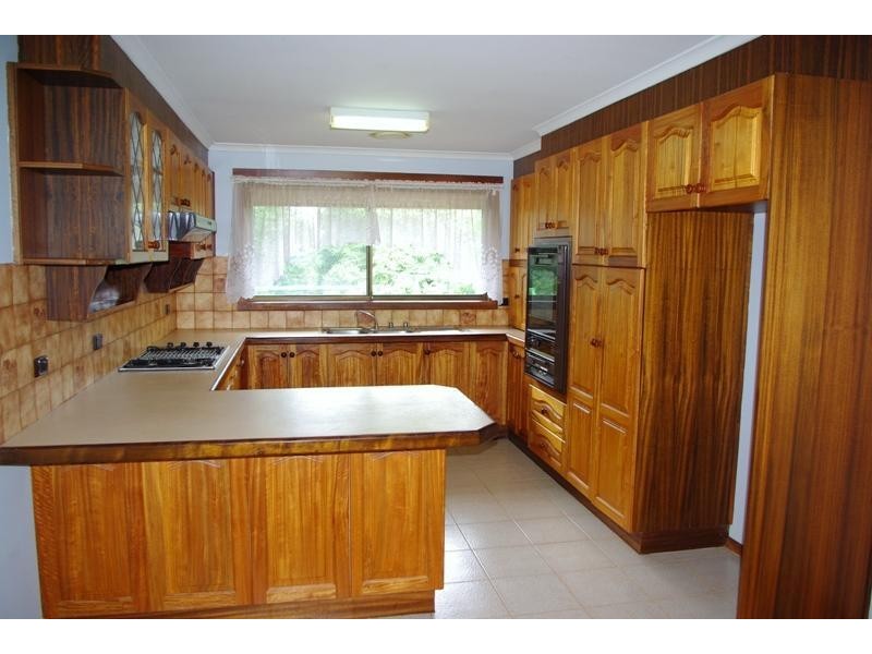 19 Inverness Street, Endeavour Hills VIC 3802