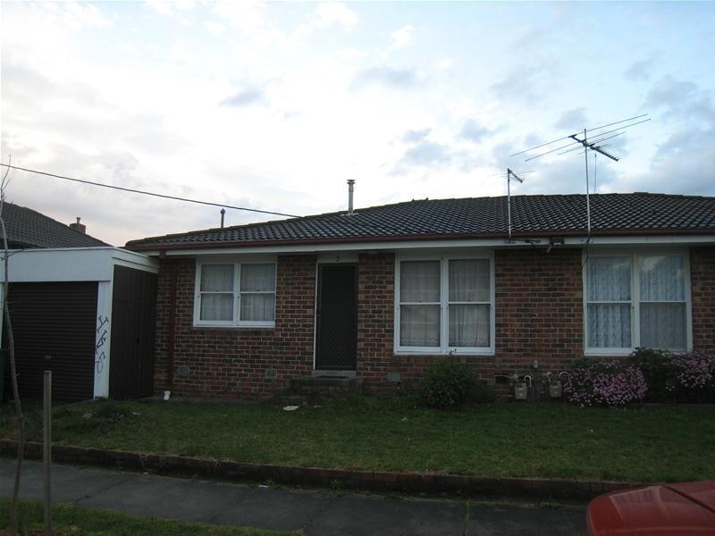 2/70 Cleeland Street, Dandenong VIC 3175