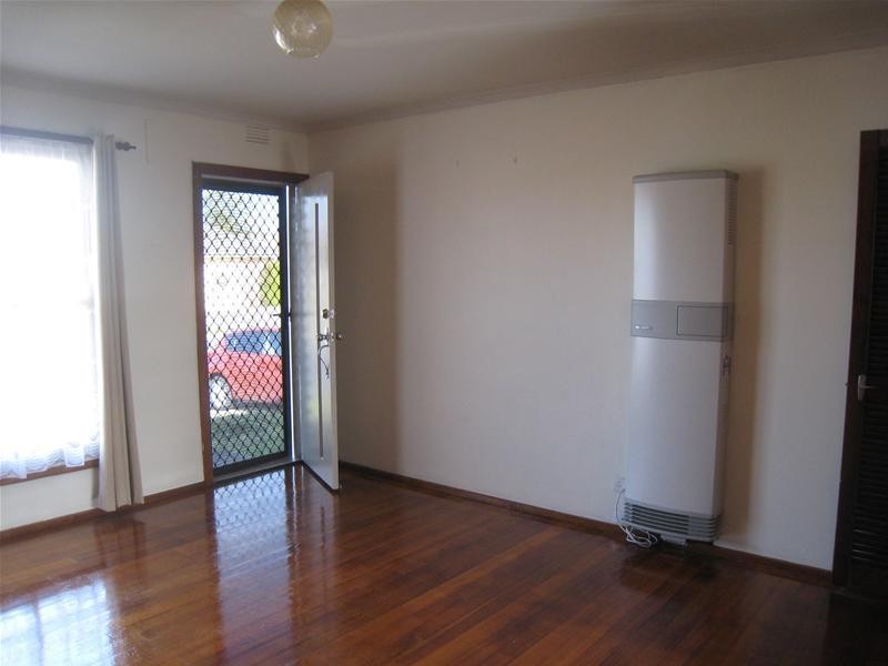 2/70 Cleeland Street, Dandenong VIC 3175