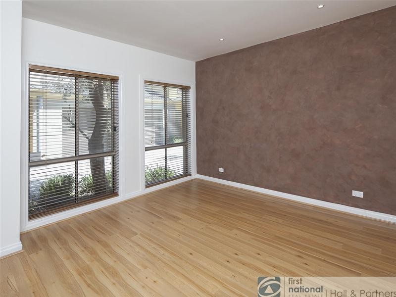 1/32 Stud Road, Dandenong VIC 3175