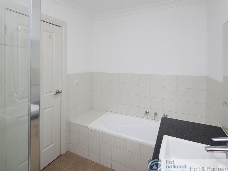 1/32 Stud Road, Dandenong VIC 3175