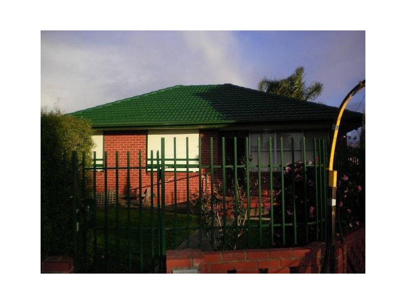 8 Sylvia Street, Dandenong VIC 3175