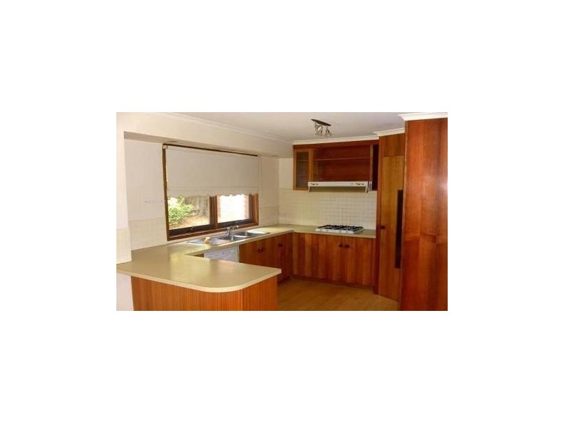 27 Reserve Street, Berwick VIC 3806