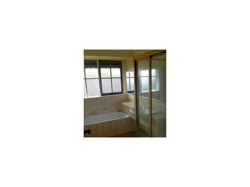 27 Reserve Street, Berwick VIC 3806