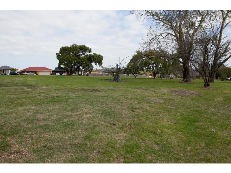 20 Bethune Drive, Hampton Park VIC 3976