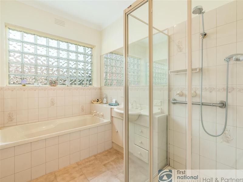 15 Phillip Avenue, Springvale VIC 3171