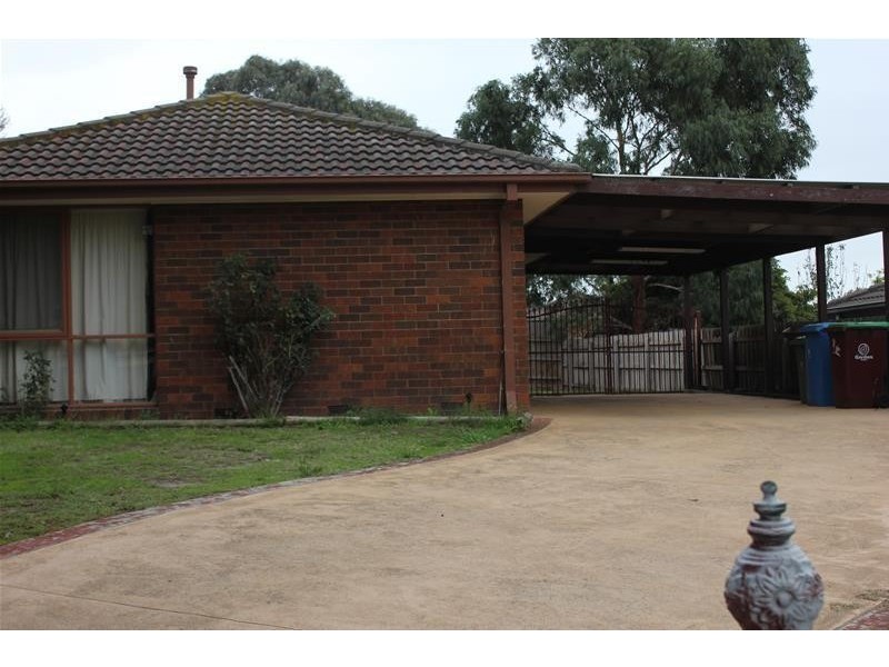 5 Thelma Rise, Hampton Park VIC 3976