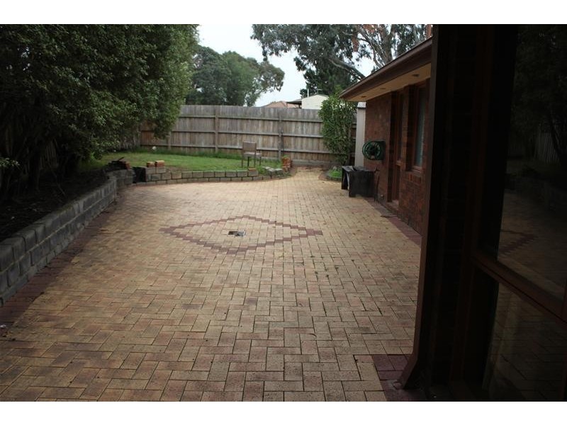 5 Thelma Rise, Hampton Park VIC 3976