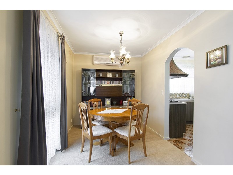 8 Wren Drive, Noble Park North VIC 3174