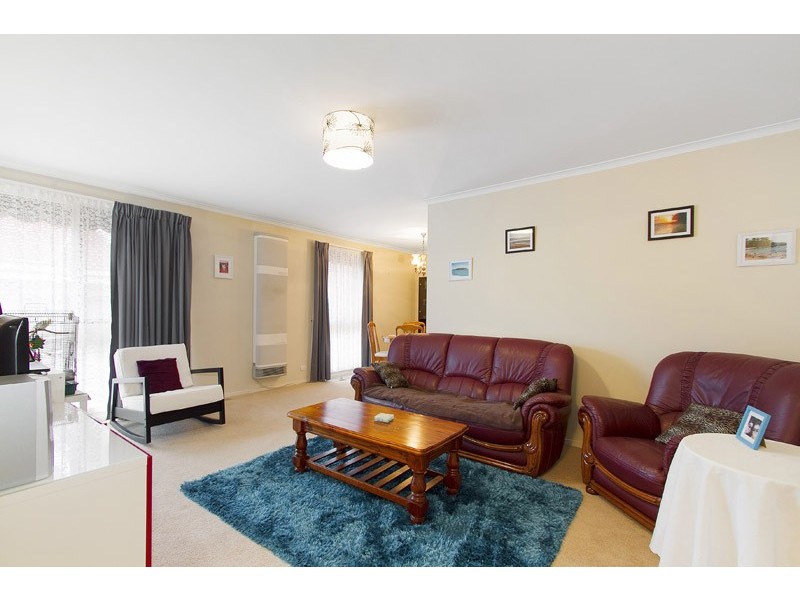 8 Wren Drive, Noble Park North VIC 3174