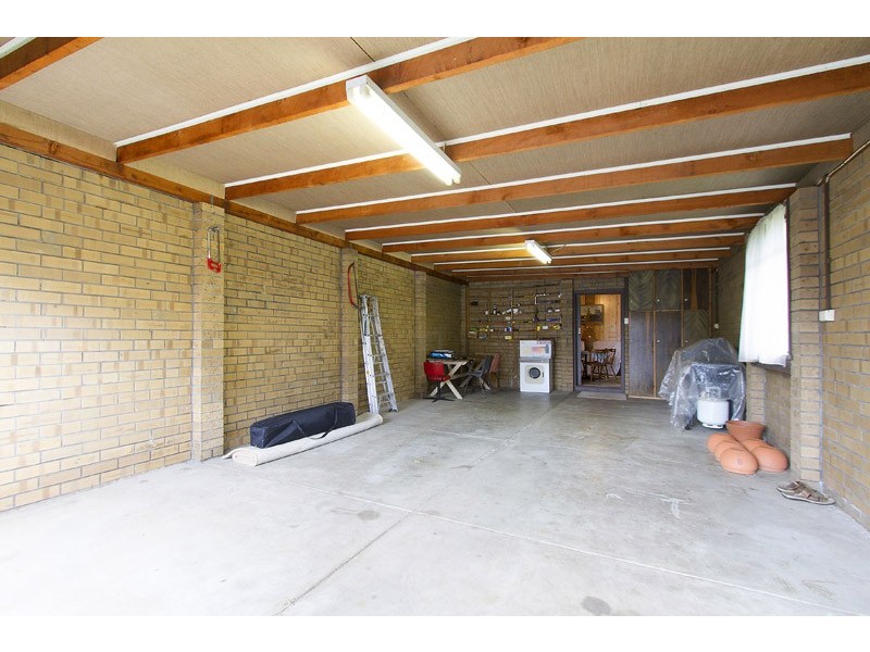 8 Wren Drive, Noble Park North VIC 3174