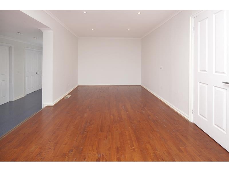 9 Rossiter Avenue, Endeavour Hills VIC 3802