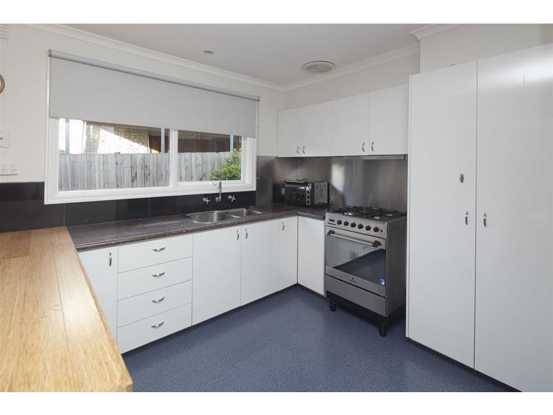 9 Rossiter Avenue, Endeavour Hills VIC 3802