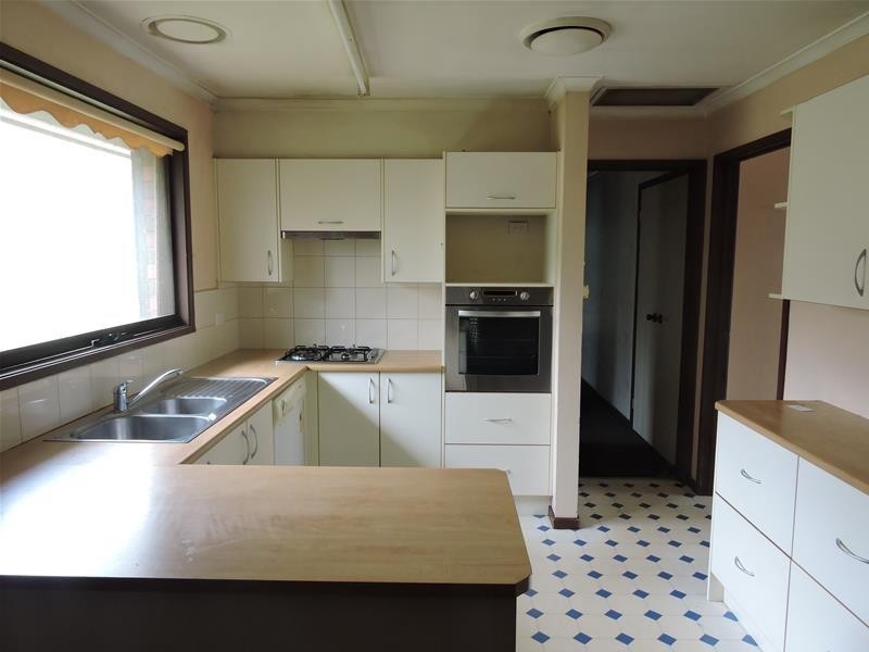 246 James Cook Drive, Endeavour Hills VIC 3802