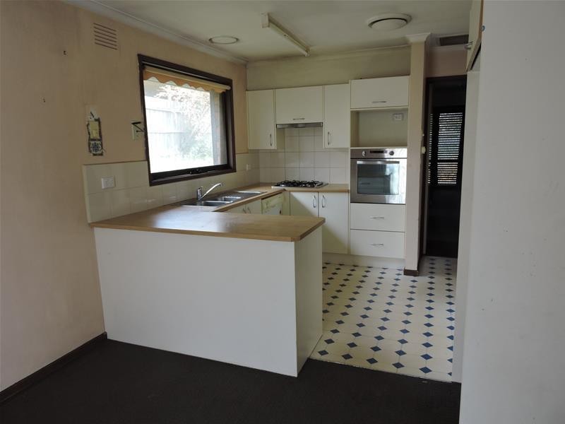 246 James Cook Drive, Endeavour Hills VIC 3802