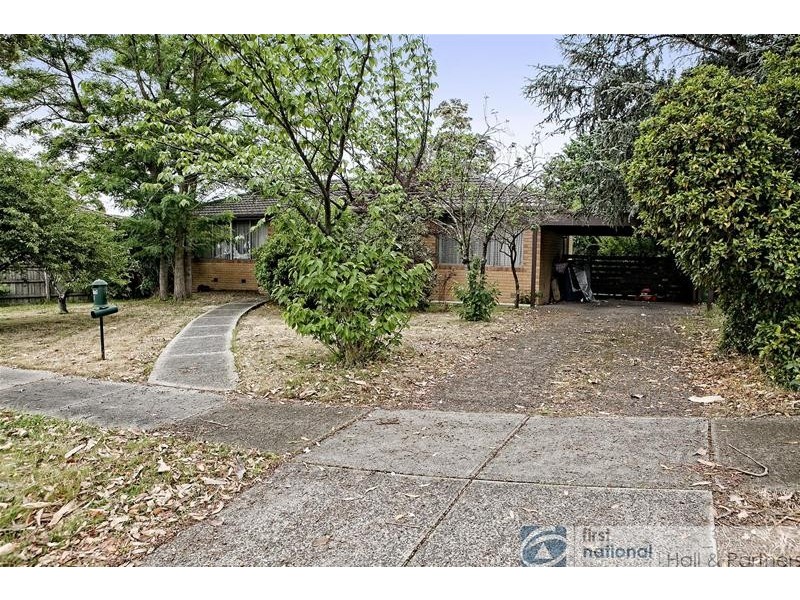 8 Correa Place, Endeavour Hills VIC 3802