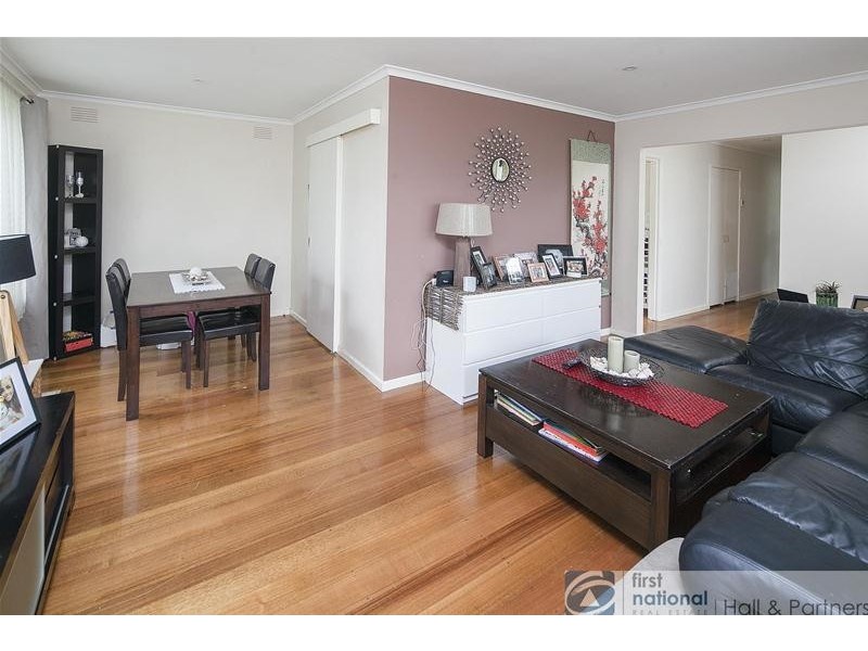 8 Correa Place, Endeavour Hills VIC 3802