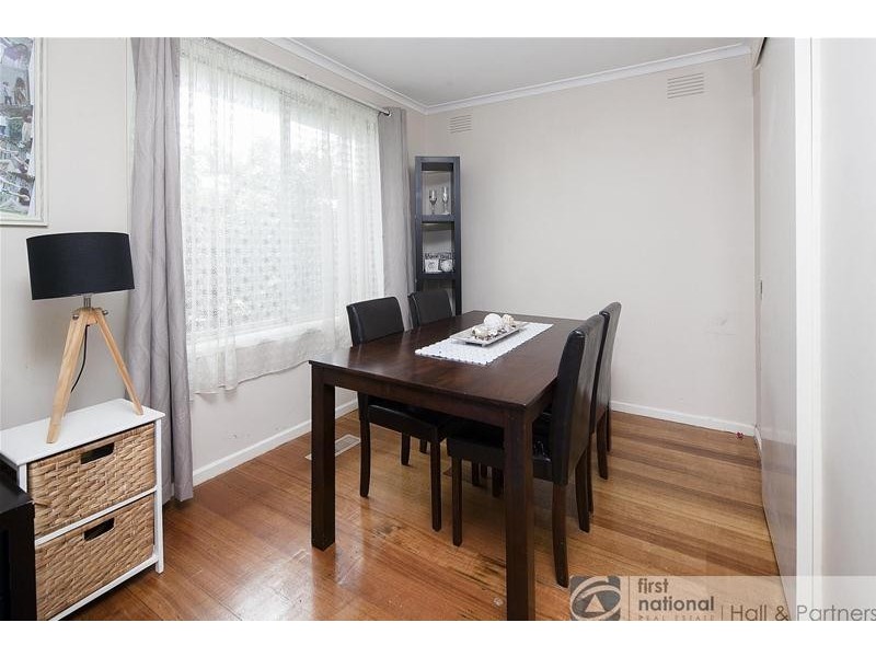 8 Correa Place, Endeavour Hills VIC 3802