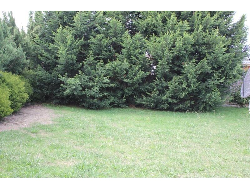 16 Henlow Rise, Hallam VIC 3803