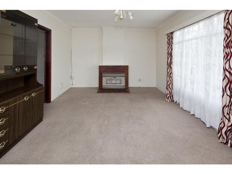 16 Oak Avenue, Doveton VIC 3177