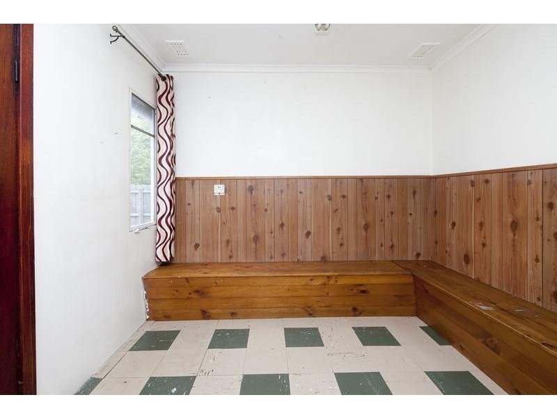 16 Oak Avenue, Doveton VIC 3177