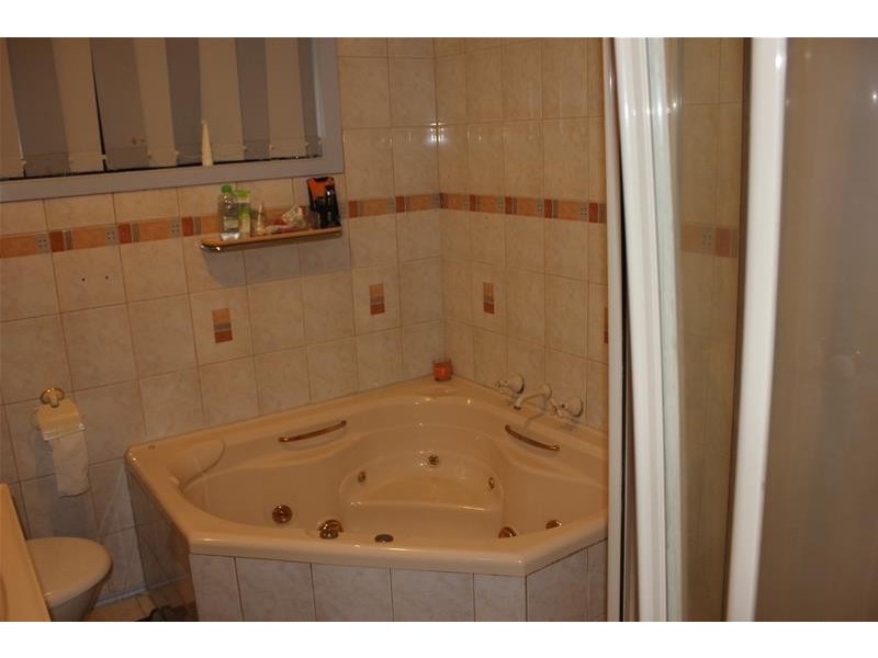 143 James Cook Drive, Endeavour Hills VIC 3802