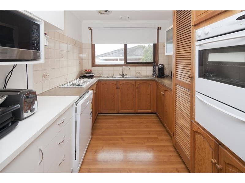 4 Skye Crescent, Endeavour Hills VIC 3802