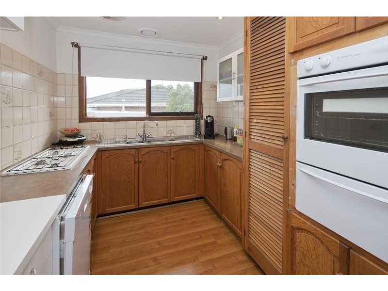 4 Skye Crescent, Endeavour Hills VIC 3802