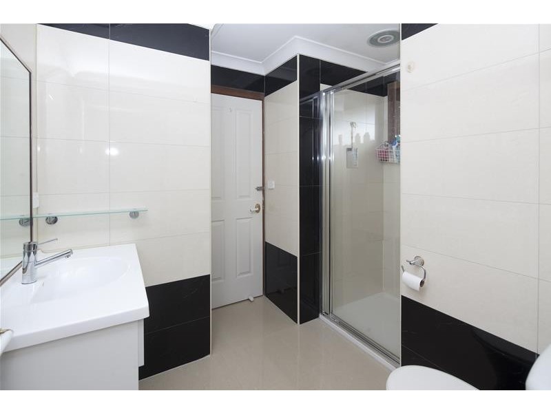 4 Skye Crescent, Endeavour Hills VIC 3802