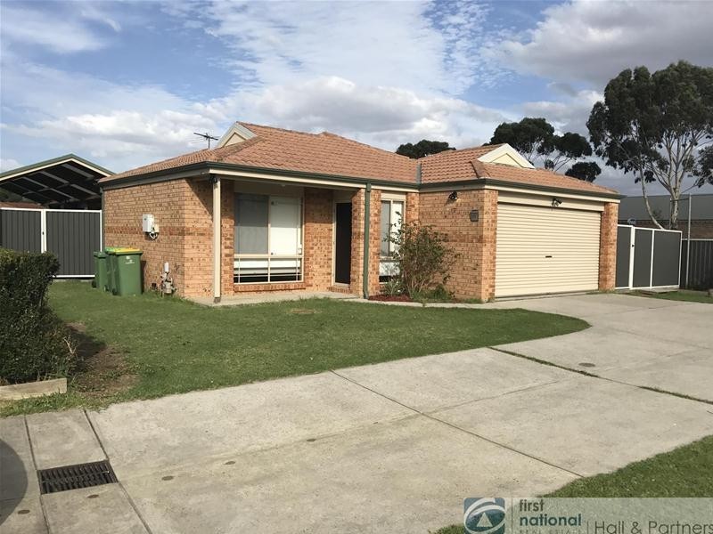 13 Naples Way, Pakenham VIC 3810