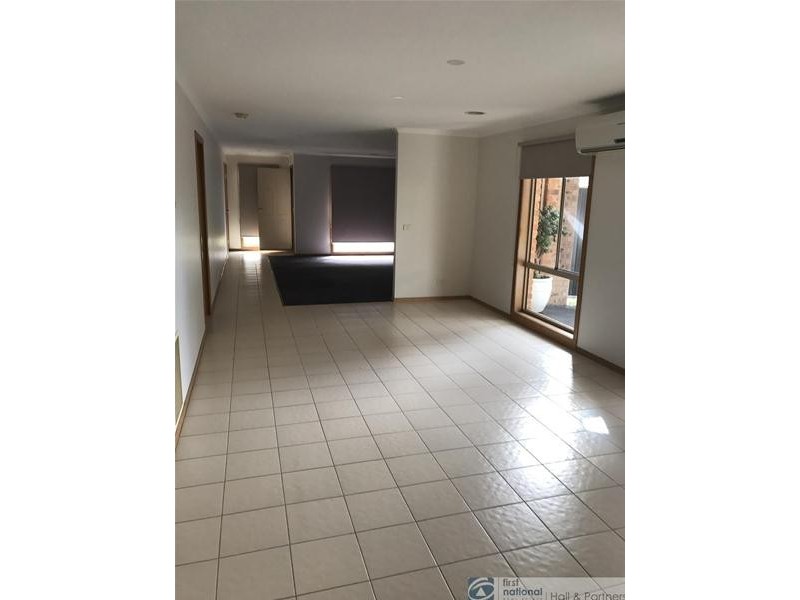 13 Naples Way, Pakenham VIC 3810