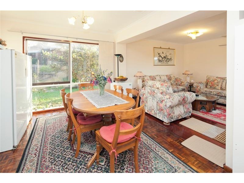 77 Georgette Crescent, Endeavour Hills VIC 3802