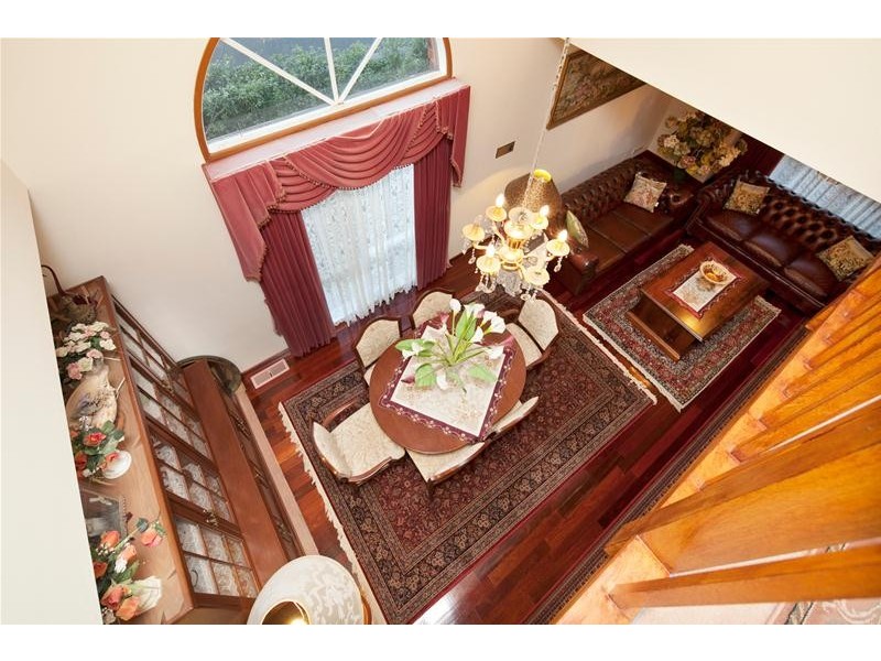 77 Georgette Crescent, Endeavour Hills VIC 3802