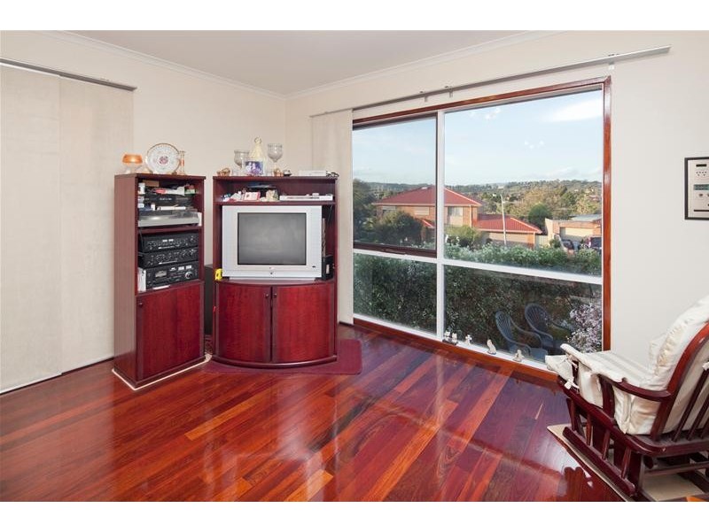 77 Georgette Crescent, Endeavour Hills VIC 3802