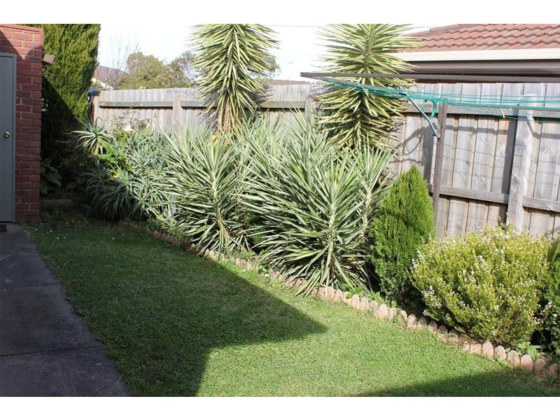 2/6 Parkview Close, Dandenong VIC 3175