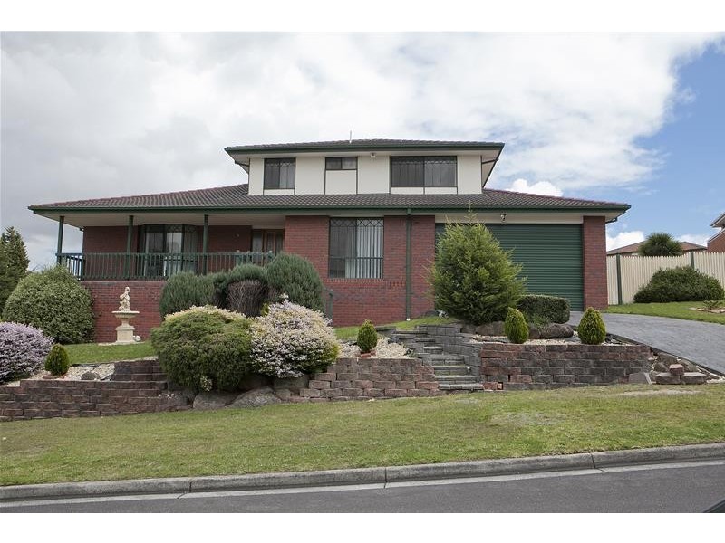 20 Edward Freeth Drive, Endeavour Hills VIC 3802