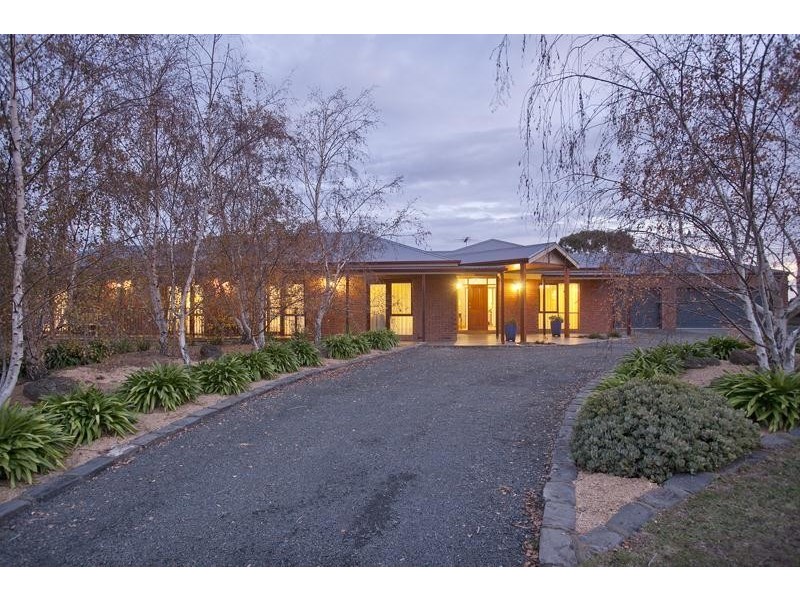 11-12 Wiringa Close, Narre Warren North VIC 3804