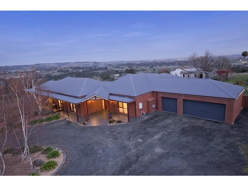 11-12 Wiringa Close, Narre Warren North VIC 3804