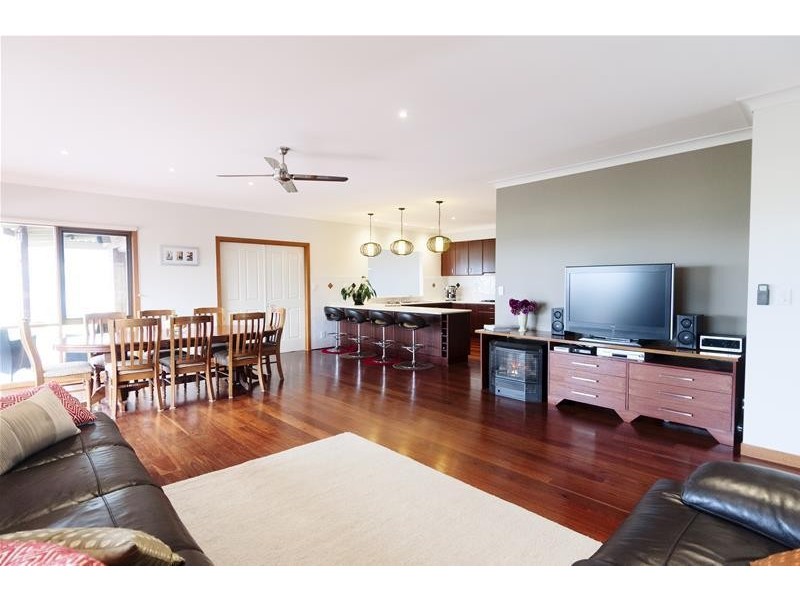 11-12 Wiringa Close, Narre Warren North VIC 3804