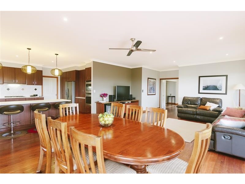 11-12 Wiringa Close, Narre Warren North VIC 3804