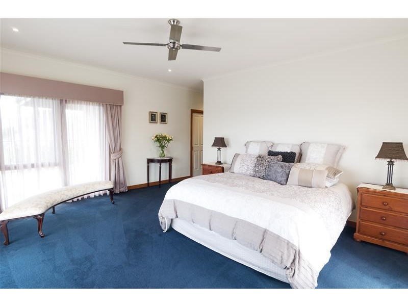 11-12 Wiringa Close, Narre Warren North VIC 3804