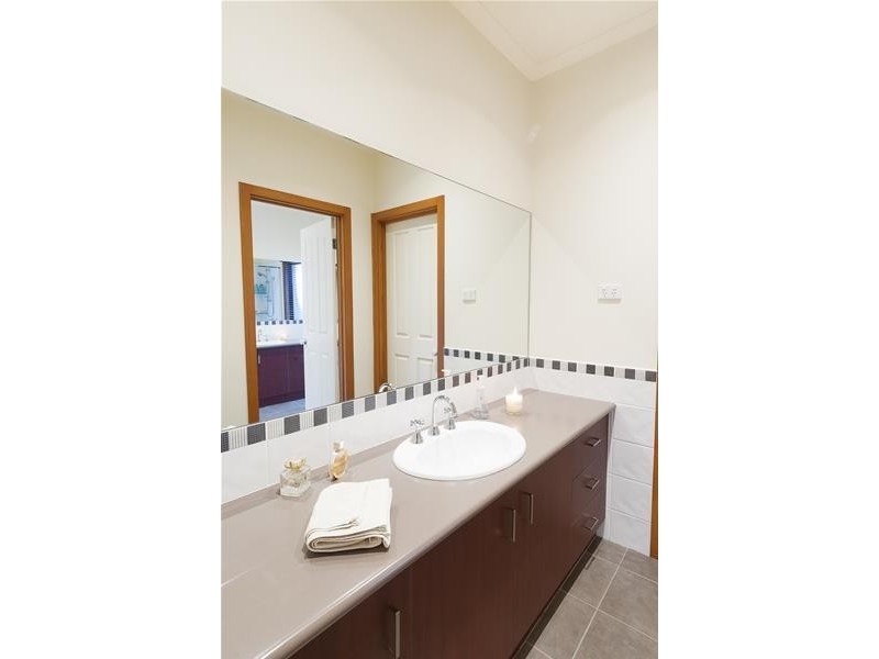 11-12 Wiringa Close, Narre Warren North VIC 3804