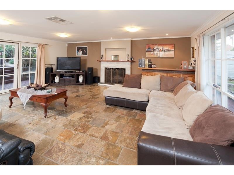 8 Bedwell Court, Endeavour Hills VIC 3802