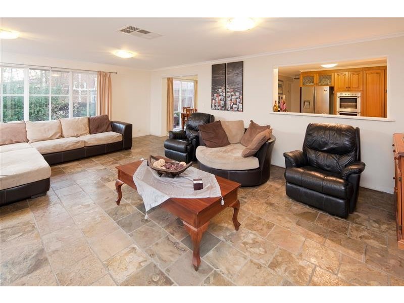 8 Bedwell Court, Endeavour Hills VIC 3802