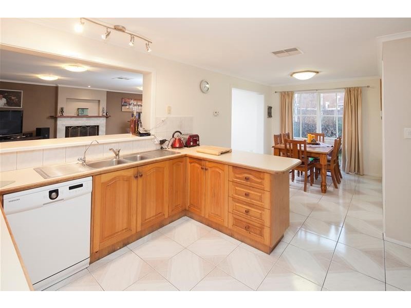 8 Bedwell Court, Endeavour Hills VIC 3802