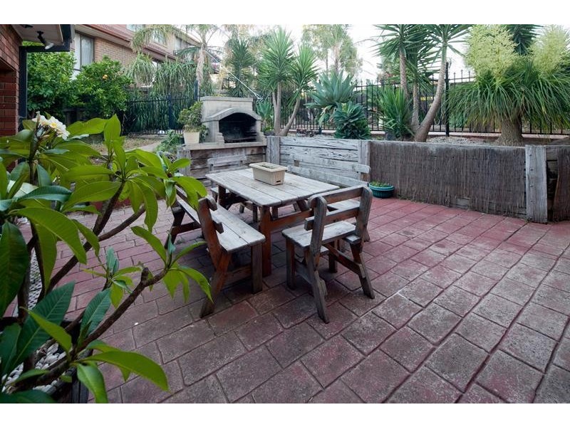 8 Bedwell Court, Endeavour Hills VIC 3802